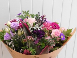 The Highland Heather Bee Bouquet